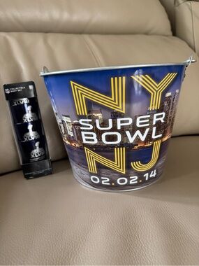 New NFL Broncos/Seahawks NY/NJ SuperBowl XLVIII Metal Bucket/4Plastic Shot Glass